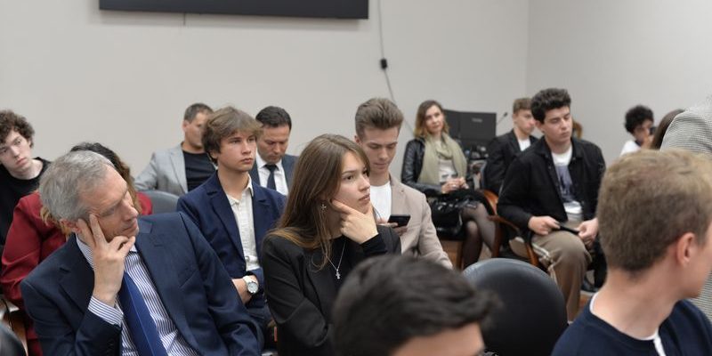 Фото: Шестой круглый стол